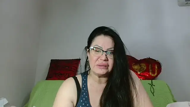 Snapshot of x__KHALEESI__x chatting on 01.23.25 x KHALEESI x online show from 01.23.25