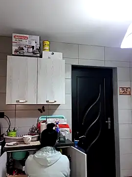 Snapshot of x__KHALEESI__x chatting on 02.11.25 x KHALEESI x online show from 02.11.25