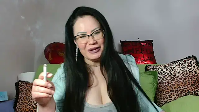 Snapshot of x__KHALEESI__x chatting on 02.23.25 x KHALEESI x online show from 02.23.25