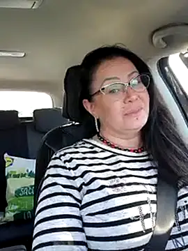 Snapshot of x__KHALEESI__x chatting on 03.08.25 x KHALEESI x online show from 03.08.25