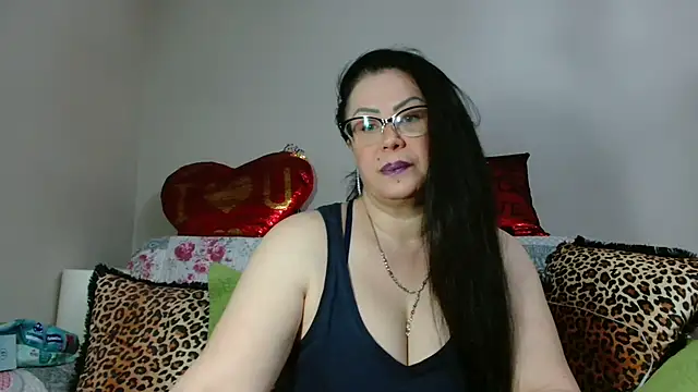 Snapshot of x__KHALEESI__x chatting on 03.09.25 x KHALEESI x online show from 03.09.25