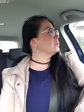 Snapshot of x__KHALEESI__x chatting on 03.17.25 x KHALEESI x online show from 03.17.25