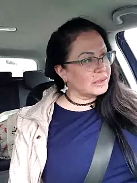 Snapshot of x__KHALEESI__x chatting on 03.17.25 x KHALEESI x online show from 03.17.25