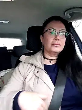 Snapshot of x__KHALEESI__x chatting on 03.17.25 x KHALEESI x online show from 03.17.25