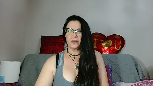 Snapshot of x__KHALEESI__x chatting on 09.21.25 x KHALEESI x online show from 09.21.25