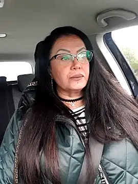 Snapshot of x__KHALEESI__x chatting on 10.03.25 x KHALEESI x online show from 10.03.25