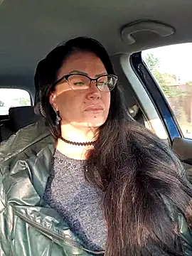 Snapshot of x__KHALEESI__x chatting on 10.17.25 x KHALEESI x online show from 10.17.25