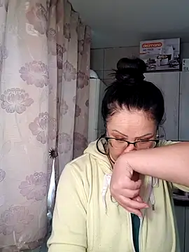 Snapshot of x__KHALEESI__x chatting on 11.06.25 x KHALEESI x online show from 11.06.25