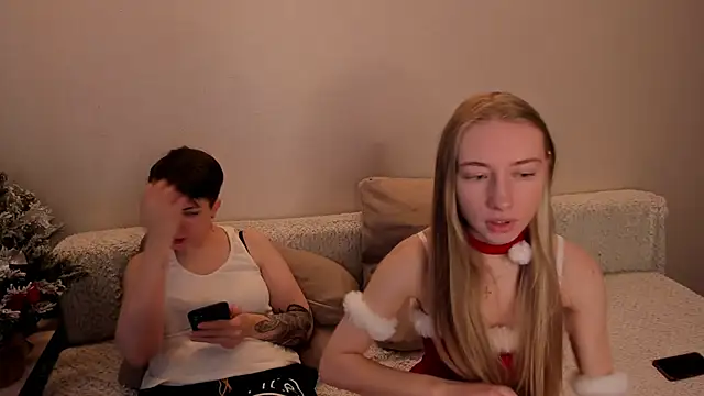 Snapshot of secret_dreams__ chatting on 12.27.24 secret dreams online show from 12.27.24