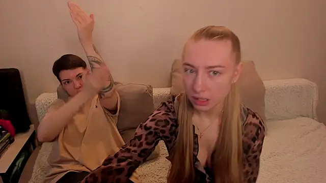 Snapshot of secret_dreams__ chatting on 01.17.25 secret dreams online show from 01.17.25