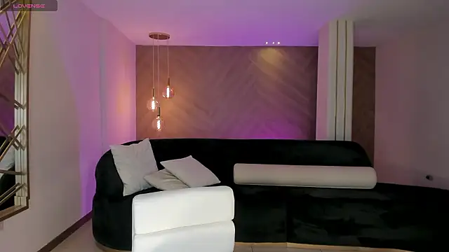 Snapshot of NiaHolland chatting on 02.09.26 NiaHolland online show from 02.09.26