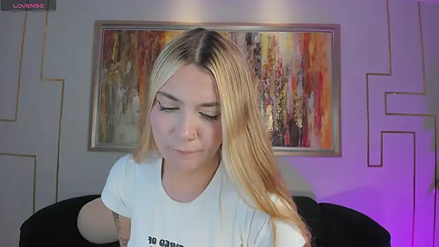 Snapshot of NiaHolland chatting on 02.22.26 NiaHolland online show from 02.22.26