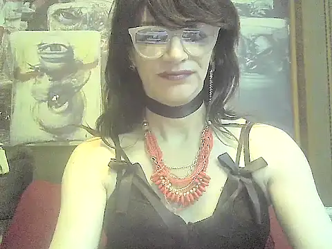 Snapshot of TheBlackWtch chatting on 07.04.26 TheBlackWtch online show from 07.04.26