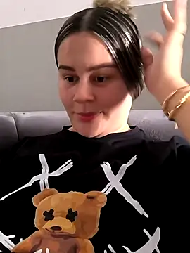 sweet lucia online show from 01.11.25