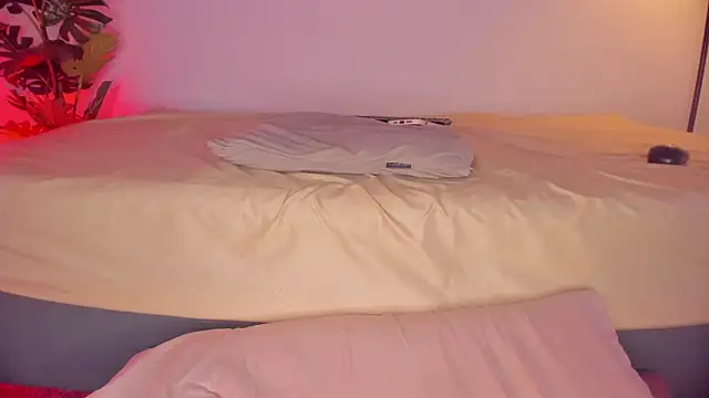 hot booty  online show from 04.23.26