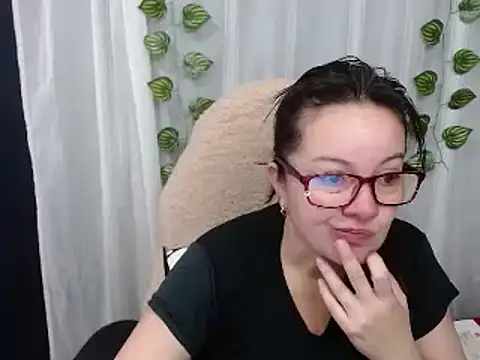 Snapshot of Sonialorens_ chatting on 12.04.24 Sonialorens  online show from 12.04.24