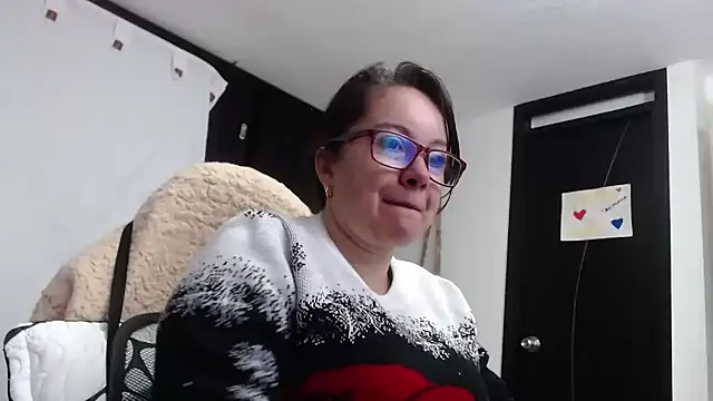 Snapshot of Sonialorens_ chatting on 12.17.24 Sonialorens  online show from 12.17.24