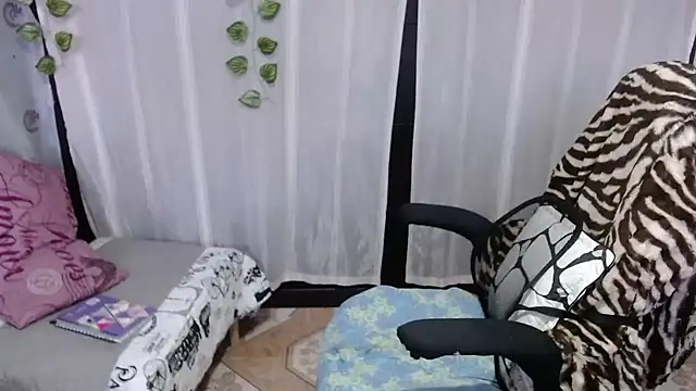 Snapshot of Sonialorens_ chatting on 02.01.25 Sonialorens  online show from 02.01.25