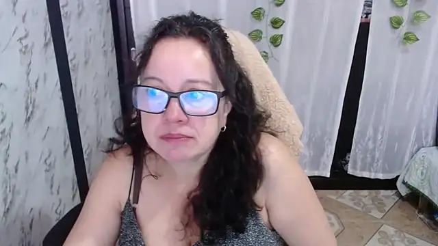 Snapshot of Sonialorens_ chatting on 02.20.25 Sonialorens  online show from 02.20.25