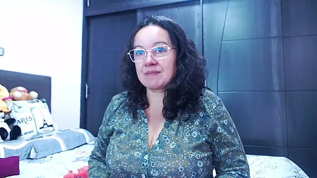 Snapshot of Sonialorens_ chatting on 09.09.25 Sonialorens  online show from 09.09.25