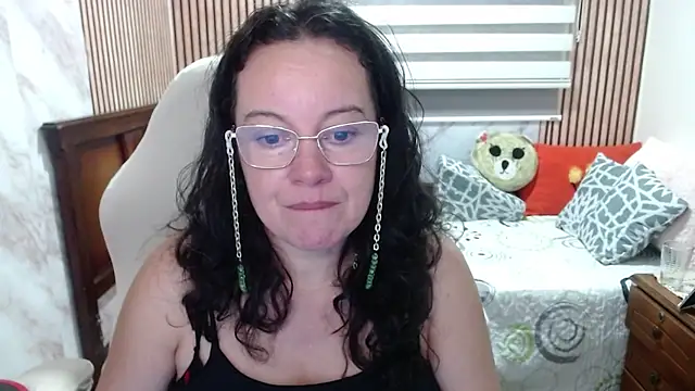 Sonialorens  online show from 05.05.26