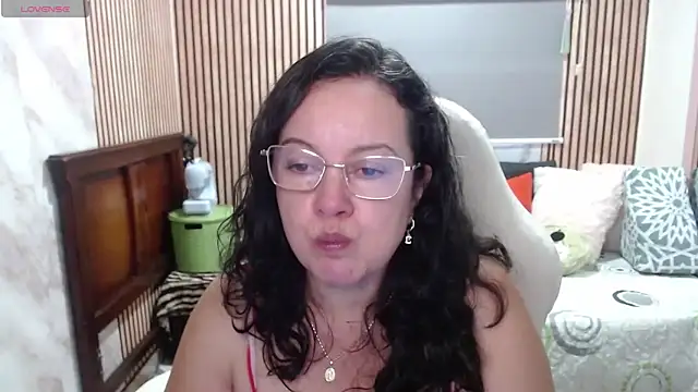 Sonialorens  online show from 05.26.26