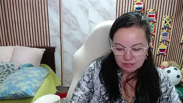 Sonialorens  online show from 06.21.26