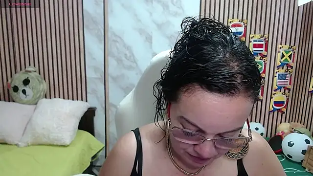 Sonialorens  online show from 07.08.26