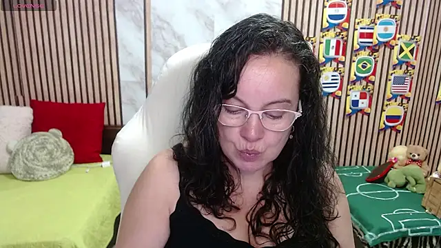 Sonialorens  online show from 07.16.26