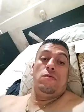 Snapshot of starplss chatting on 10.31.25 starplss online show from 10.31.25