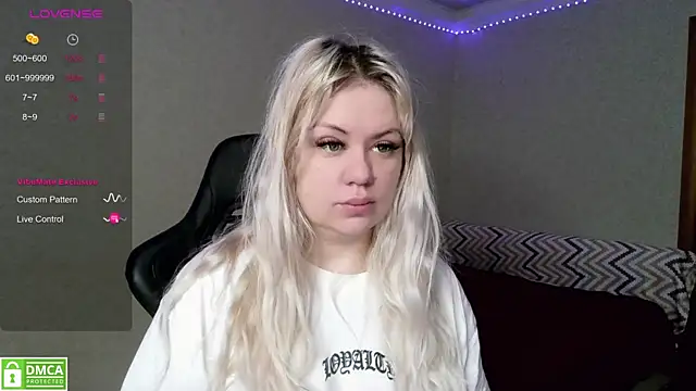 Snapshot of elven_dreams_ chatting on 12.22.24 elven dreams online show from 12.22.24