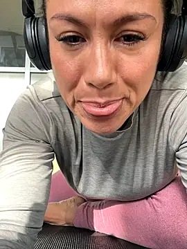 angelitasexy81 online show from 09.29.25