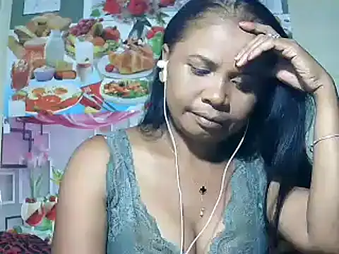 Snapshot of Hyncam chatting on 02.22.25 Hyncam online show from 02.22.25