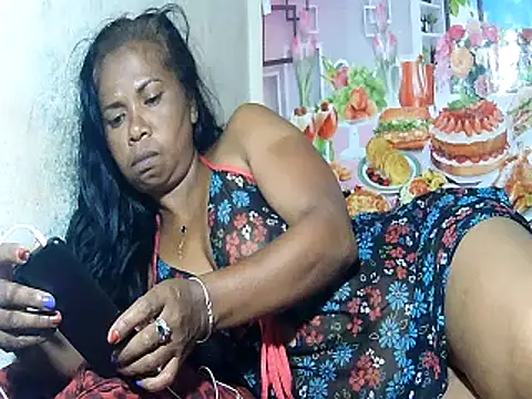 Snapshot of Hyncam chatting on 03.08.25 Hyncam online show from 03.08.25