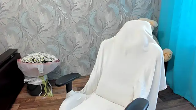 Kitty8meow online show from 11.30.25