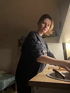 MaryHiggins online show from 02.02.25