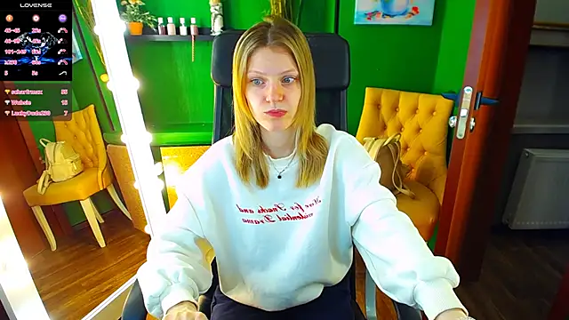 MaryHiggins online show from 03.05.25