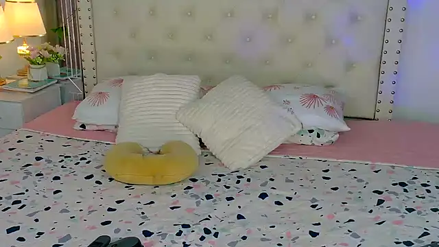 Snapshot of Ariana_girlhots chatting on 01.18.26 Ariana girlhots online show from 01.18.26