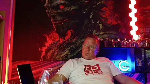 Snapshot of BasedCoook chatting on 09.09.25 BasedCoook online show from 09.09.25