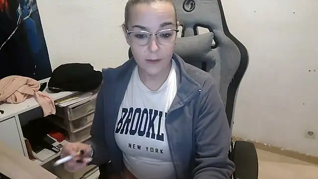 Snapshot of bekka__ chatting on 02.18.26 bekka online show from 02.18.26