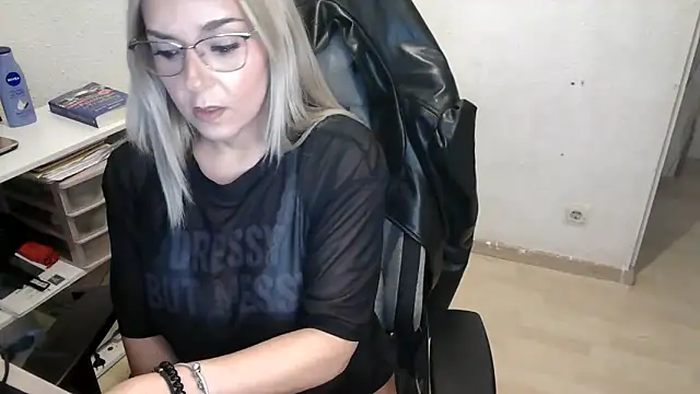 Snapshot of bekka__ chatting on 02.28.26 bekka online show from 02.28.26