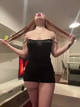 Snapshot of redheaddoll22 chatting on 03.06.26 redheaddoll22 online show from 03.06.26