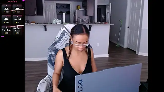 RylHoneyy online show from 06.11.26