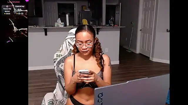 RylHoneyy online show from 06.14.26