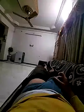 Snapshot of vansh1802 chatting on 01.05.25 vansh1802 online show from 01.05.25