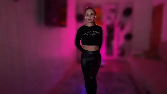 Snapshot of litlle_pie chatting on 09.09.25 litlle pie online show from 09.09.25