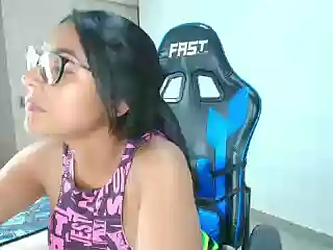 Snapshot of sophiax-x chatting on 01.17.25 sophiax-x online show from 01.17.25