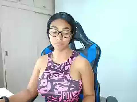 Snapshot of sophiax-x chatting on 01.17.25 sophiax-x online show from 01.17.25