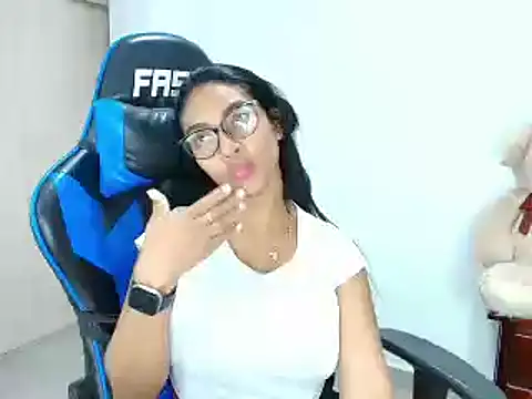 Snapshot of sophiax-x chatting on 03.20.25 sophiax-x online show from 03.20.25