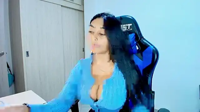 sophiax-x online show from 12.19.25